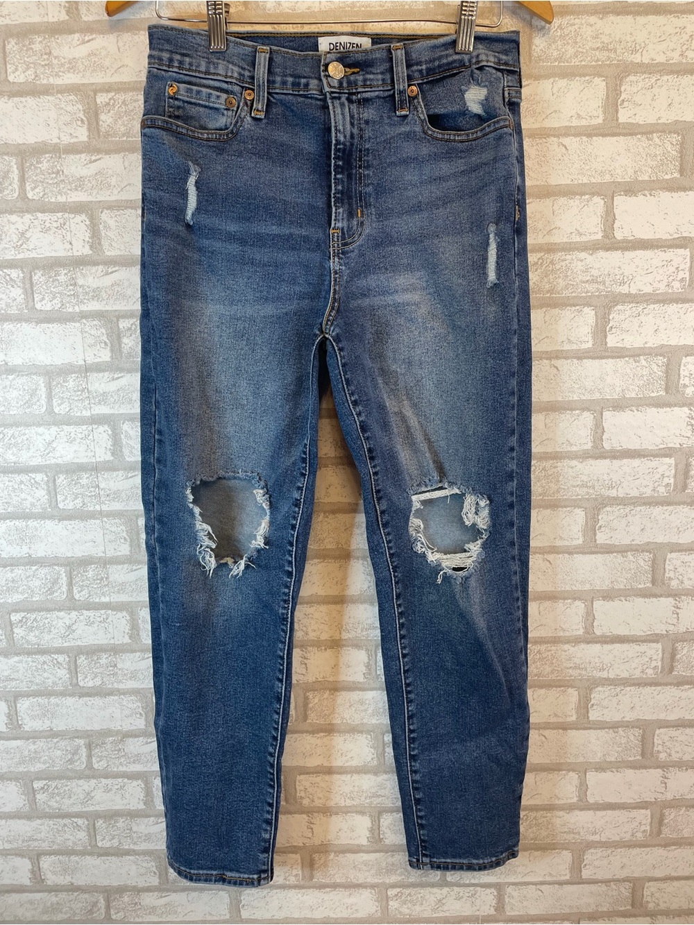 Denizen from Levi's Mom Jean Distressed Blue Denim W28